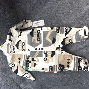 Fleece Footies Carters Size 3m 
Snaps feet in